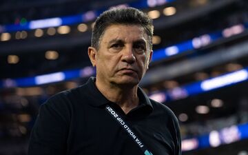 غیبت کادر فنی تیم ملی در لیگ برتر؛ قلعه‌نویی غایب در ورزشگاه‌ها