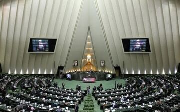 جلسه غیرعلنی مجلس برای بررسی بازار ارز آغاز شد