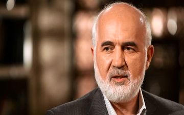 توکلی: چرا بانک مرکزی اموال ملت را به یک بانک خصوصی حاتم‌بخشی می‌کند؟