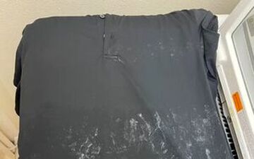 دلایل سفیدک زدن لباس بعد از شستشو