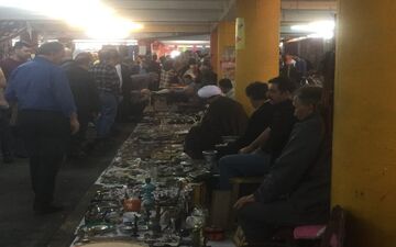 عکس/ دستفروشی یک روحانی در تهران