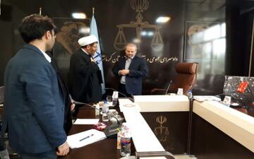 برگزاری جلسه تعامل قضایی بین اداره کل اوقاف و دادستان کرمانشاه