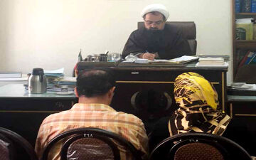 زوج عاشق در آستانه طلاق به زندگی بازگشتند