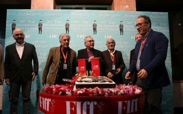 کیک تولد ۱۲۰ سالگی سینما در ایران بریده شد