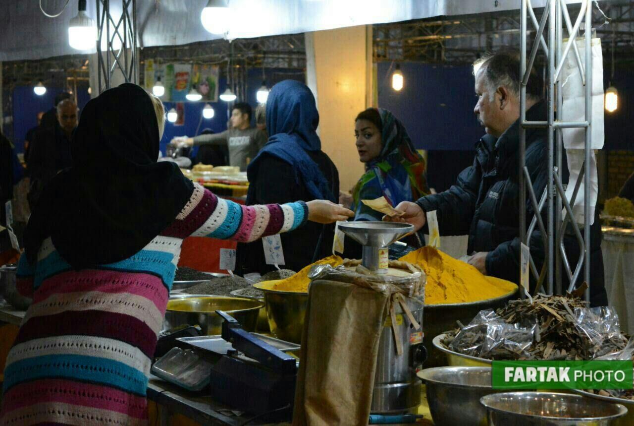 گزارش تصویری / جشنواره اقوام، نمایشگاه سوغات و صنایع دستی در کرمانشاه