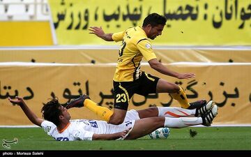 ماشین‌سازی در ورزشگاه یادگار امام هم نبرد