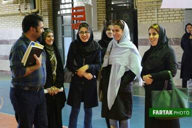 برپایی نمایشگاه گروهی پوستر هنرمندان کرمانشاهی به مناسبت روز جهانی گرافیک در دانشکده فنی‌وحرفه‌ای دختران