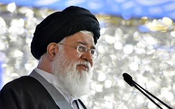 همزمان با قرارداد استعماری، عکس سنگ قبر همسرم را در رسانه‌ها منتشر کردند