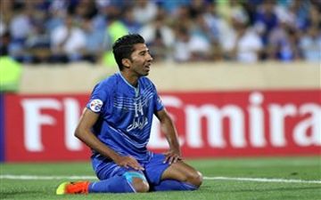 غیبت ادامه دار هافبک دفاعی استقلال !