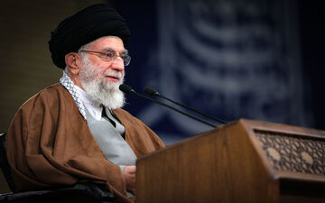 ویدئو / روایت عطاءالله مهاجرانی از پیش‌بینی‌های تاریخی و راهبردی آیت‌الله خامنه‌ای در سال ۱۳۵۹
