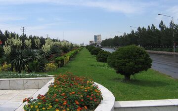 کاشت ١٠٠ اصله درختچه در محوطه پایانه مرز خسروی


 