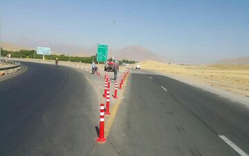 نصب ۱۰۵۰  علائم ایمنی در محورهای مواصلاتی کرمانشاه