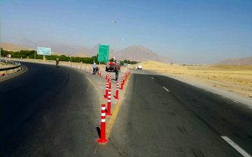نصب ۱۰۵۰  علائم ایمنی در محورهای مواصلاتی کرمانشاه