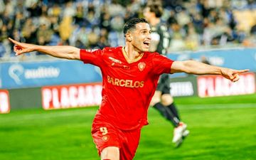 اولین خرید پرسپولیس از اروپا می آید | حضور بازیکن جدید در دفتر باشگاه