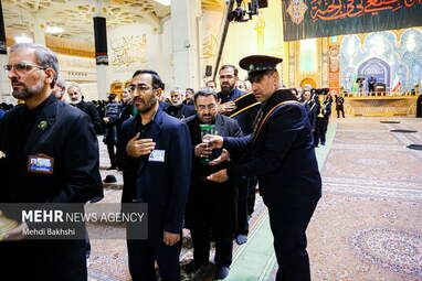 آیین شمعدان گردانی خادمان حرم حضرت معصومه(س)