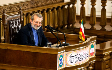 لاریجانی: اینکه مجلسی در راس امور است به‌معنی تصمیم گیری در همه امور نیست