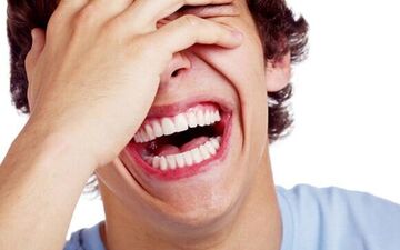 اگر استرس دارید فقط از ته دل بخندید