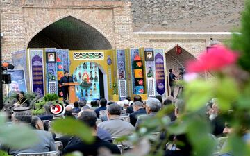 مداحان با اشعار خود نیاز سه میدان جها‌د اکبر، جهاد‌ اصغر و جهاد‌ تبیین را برطرف نمایند
