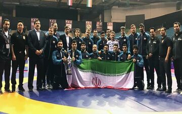 اعضای تیم ملی کشتی آزاد صبح فردا به کشور باز می‌گردند