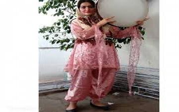 ژست و پوشش جالب لیلا ایرانی (عکس)
