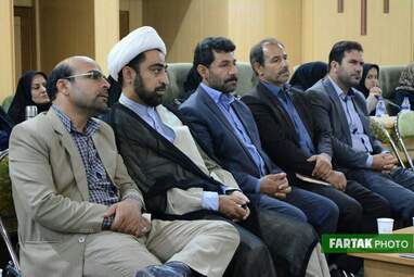 نشست معاون سیاسی وزارت کشور با معتمدین کرمانشاه