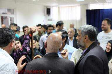 تجمع اهالی روستای ده‌کبود در بیت امام جمعه کرمانشاه و پیگیری  دکتر علیرضا شهرستانی به روایت تصویر