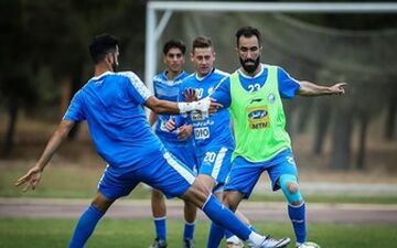  گزارش تمرین استقلال/ حضور یک بازیکن استقلال با سگش