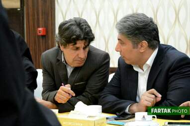  نشست هم‌اندیشی تورلیدرها برای جذب گردشگر  در سالن آناهیتا هتل پارسیان کرمانشاه 