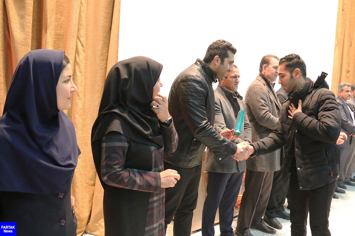مراسم تجلیل از قهرمانان و مقام‌آوران ورزشی دانشگاه رازی + تصاویر