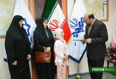 تجلیل مدیر کل صداوسیما کرمانشاه از اسرا جلیلیان‌معین هنرمند و گزارشگر نوجوان فرتاک‌نیوز