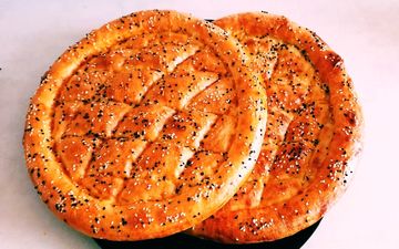 آموزش گام به گام تهیه نان فطیر خانگی (شیرمال) + ویدئو