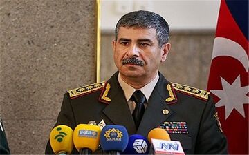  وزیر دفاع جمهوری آذربایجان ترور شهید فخری‌‌زاده را محکوم کرد 