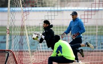 تنوع تمرینی برای دروازه‌بان‌های استقلال؛ تمرین امروز آب و کف