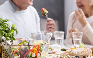 اگر دوست دارید نوع خاصی از غذا را مدام بخورید بخوانید!