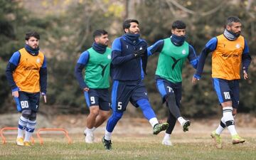 محمد مومنی: قبول ندارم استقلال به خاطر پول قهرمان نشد