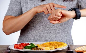 فواید غذا خوردن در بازه زمانی ۸ تا ۱۰ ساعته در طول روز
