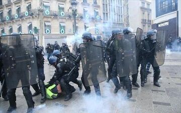 
۲۷ هزار نفر در فرانسه تظاهرات کردند
