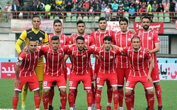 تجمع بازیکنان بومی در محل دفتر باشگاه سپیدرود رشت