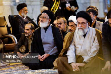 آیین شمعدان گردانی خادمان حرم حضرت معصومه(س)