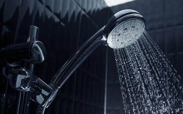 با غسل های مستحب می‌شود نماز خواند؟

