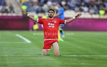 گربه سیاه استقلال راه افتاد! (عکس)