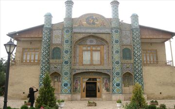 زلزله به عمارت و آیینه‌خانه مفخم آسیب زد/ انتقال اشیای موزه به محل امن