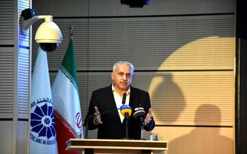 
استفاده از ظرفیت بازار بورس راهی در جهت پویایی اقتصاد کرمانشاه است






