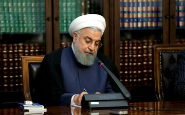
نایب رئیس مجلس از ارسال نامه «روحانی» برای اصلاح بودجه به مجلس خبر داد
