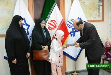 تجلیل مدیر کل صداوسیما کرمانشاه از اسرا جلیلیان‌معین هنرمند و گزارشگر نوجوان فرتاک‌نیوز
