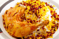 طرز زرشک‌پلوی با مرغ یلدایی؛ فوت‌وفن خوشمزه‌کاری به سبک رستوران