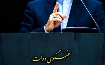 موضع دولت درباره حضور زنان در ورزشگاه‌ها شفاف است و مغایرتی وجود