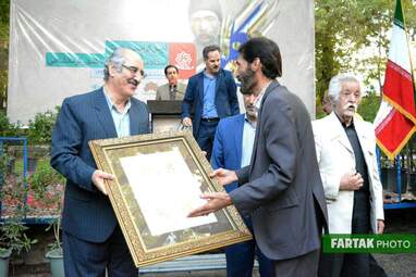 مراسم رونمایی از تندیس میرزا رضا کلهر