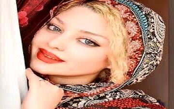 تیپ و ظاهر متفاوت بازیگر زن دورگه ایرانی هندی در یک مراسم