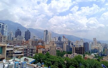 تهران این هفته سردتر می شود یا گرمتر؟ | وضعیت هوای پایتخت در ۵ روز آینده